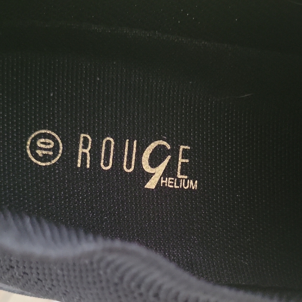 Rouge Helium Elegant Black Sneakers - Picture 2 of 7